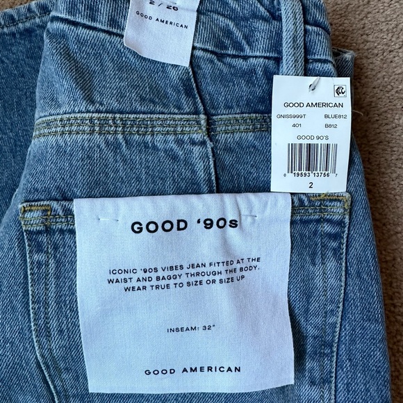 Good American jeans size 2/26.  NWT. Good ‘90’s jeans.  Fitted at the waist - Picture 5 of 9